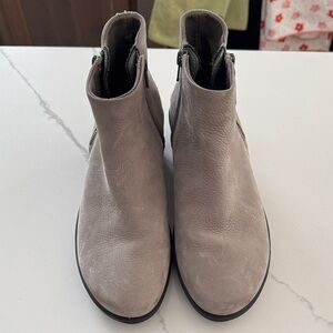 ECCO- Skyler Wedge Booties